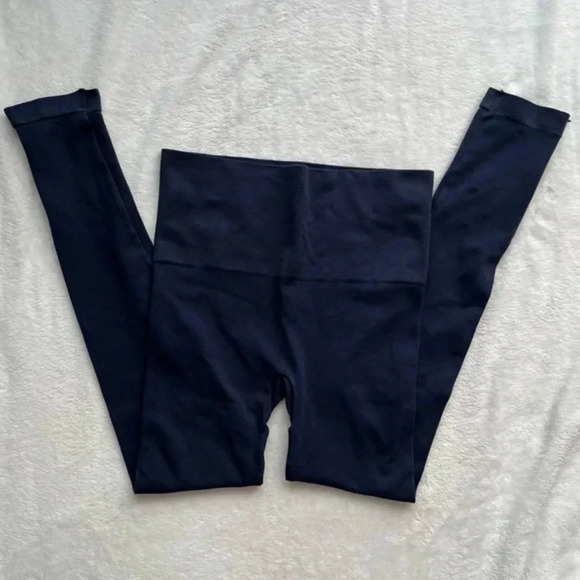 SPANX Look at Me Now Seamless Navy Blue Matte Black Side-Zip Leggings - Size M - Picture 1 of 3